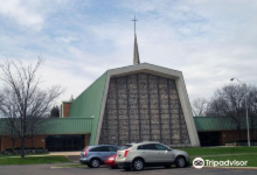 St. Thomas Aquinas Parish and St. John Church & Student Center景点图片