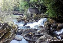 Krupa Waterfalls景点图片