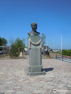 Monument Eugene Cornuche-多维尔