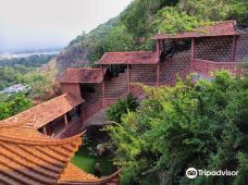 Hang Pagoda (Chua Hang)-P. Nui Sam