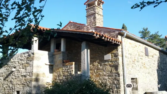 Tonina House