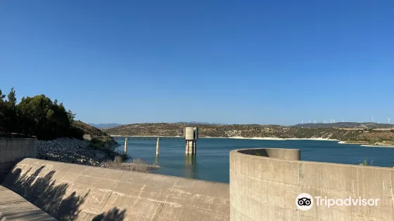 Asprokremmos Dam