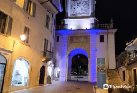 Torre dell'orologio di Salo景点图片