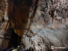 Grotte des Carbonnieres-拉卡沃