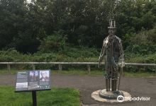 Henry Pease Statue景点图片