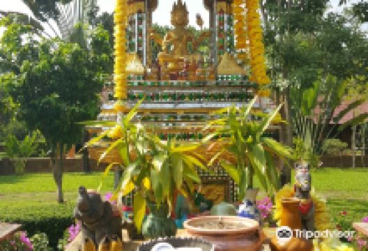 2324 Sacrificial Monument景点图片