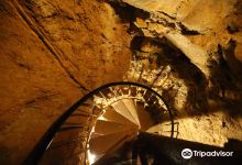 Les Grottes de Blanot景点图片