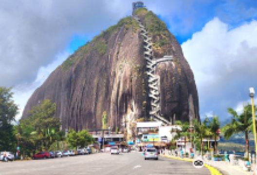 瓜塔佩巨岩景点图片