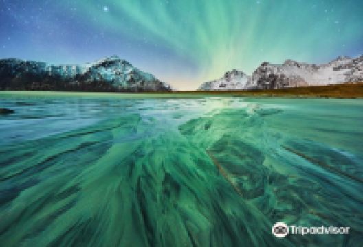 Flakstad Beach景点图片