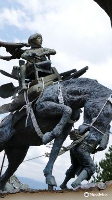 Monumento a los Colonizadores-马尼萨莱斯