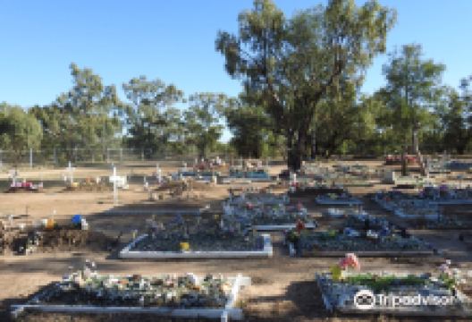 Collarenebri Aboriginal Cemetery景点图片