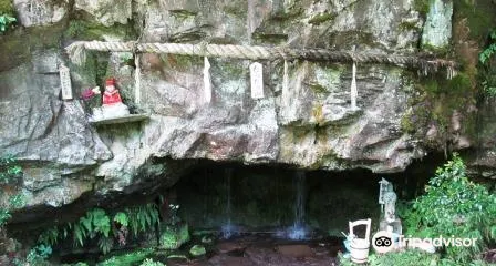 Mt.Taratara Hakuryu Waterfalls