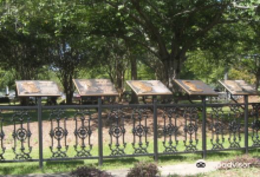 Talladega Walk of Fame / Davey Allison Memorial Park景点图片