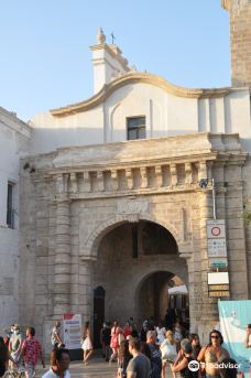 Arco Marchesale o Porta Grande-滨海波利尼亚诺