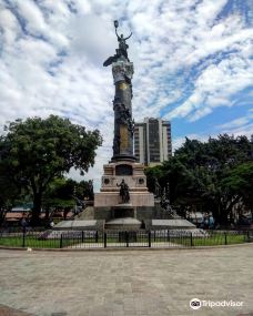 Plaza del Centenario-拉莫特－塞沃莱克斯