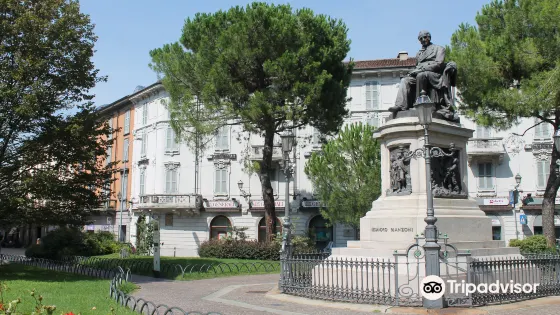 Monumento ad Alessandro Manzoni