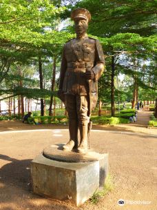 Statue of Charles Atangana-卡拉图