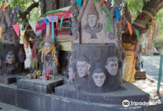 Ban Prasat Archaeological Site景点图片