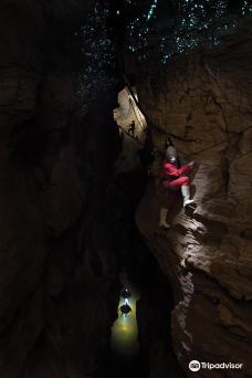 传奇黑水漂流活动-怀托摩洞穴