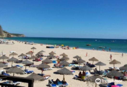 Salema Beach景点图片