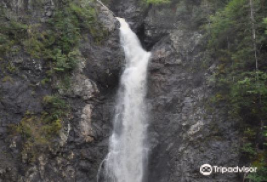 Copper Mine Falls Trail景点图片