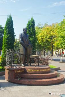 Alexandr Pashutin Statue-基洛沃格勒