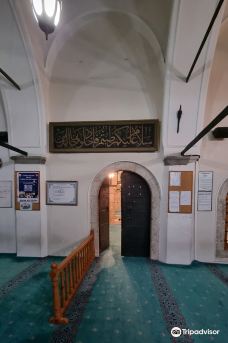 Şadırvan Mosque-乌尔拉
