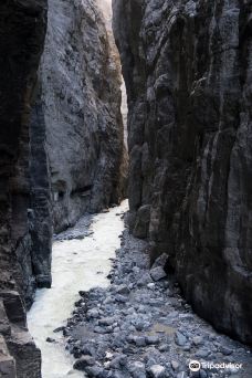 Glacier Canyon-格林德瓦