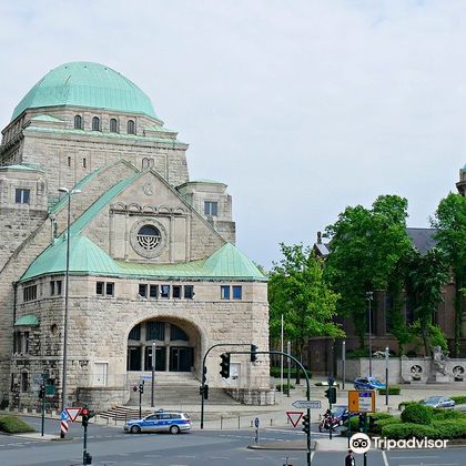鲁尔区博物馆+老犹太教堂+埃森大教堂+红点设计博物馆二日游