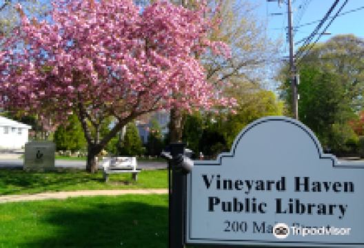 Vineyard Haven Public Library景点图片