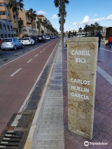 Monolito en memoria de Carlos Huelin-梅利利亚