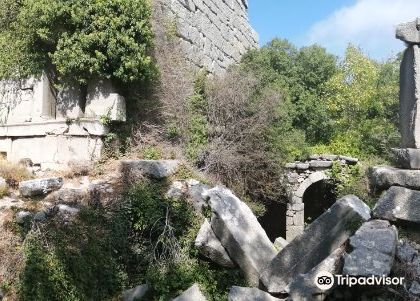 土耳其安塔利亚杜登瀑布+安塔利亚考古博物馆+卡拉阿里奥鲁公园+特摩索斯古城一日游