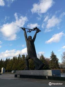 Sculpture Soldier-Winner-鄂木斯克