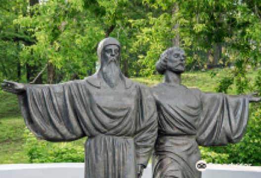 Monument to the founders of Cherepovets - Monks Feodosy and Athanasius景点图片