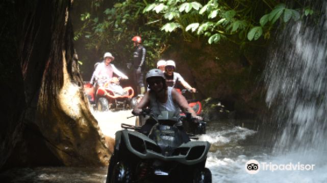 Kuber Bali - Jungle Club and Adventure
