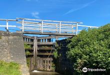 Leeds and Liverpool Canal景点图片