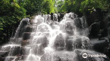 Kanto Lampo Waterfall