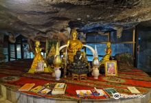 Dragon Cave Temple (praya nakarach cave temple)景点图片