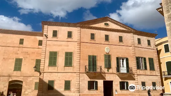 Olivar House / Palacio Olivar