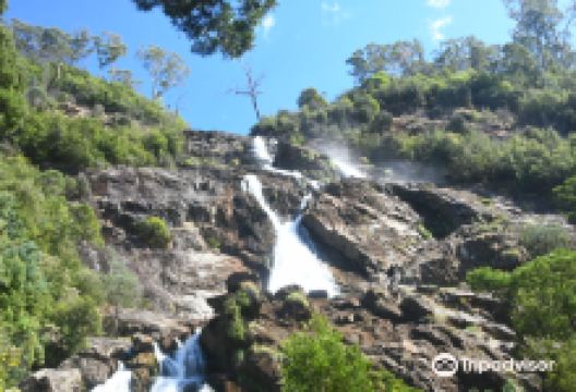 St Columba Waterfall景点图片
