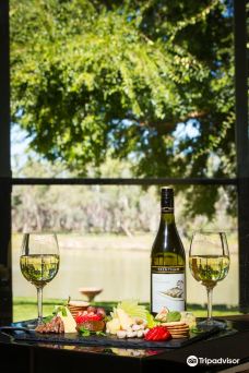 Trentham Estate-Nichols Point