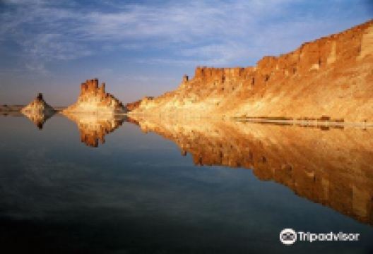 Lakes of Ounianga景点图片
