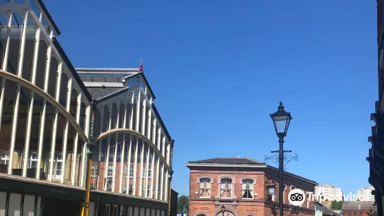 Stockport Metropolitan Borough Council, Town Hall