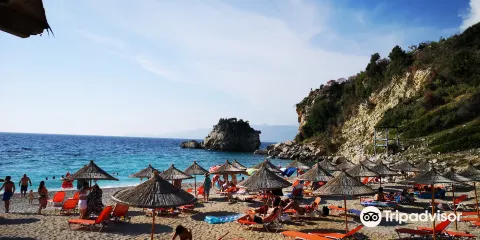 Mirror (Pasqyra) Beach