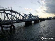 Old Bridge-贡布