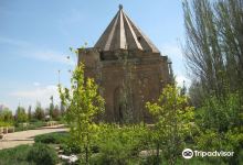 Aisha Bibi Mausoleum景点图片