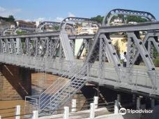 Ponte de Ferro Governador Bley-伊塔佩米林河畔卡舒埃鲁