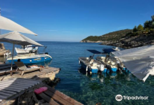 Mikro Nisi Beach景点图片