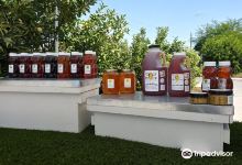 Honey Hive Farms景点图片