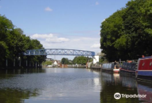 Teddington Lock Footbridges景点图片
